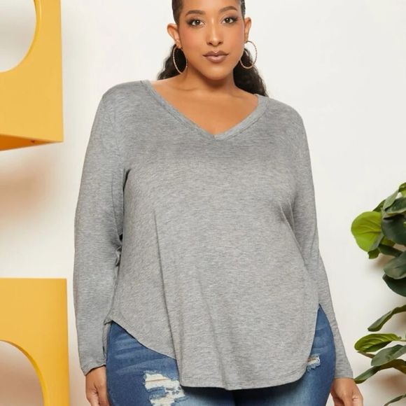 MUST GO!! SHEIN FIT+ Plus V Neck Curved Hem Tee Size 24/26 - Picture 1 of 10